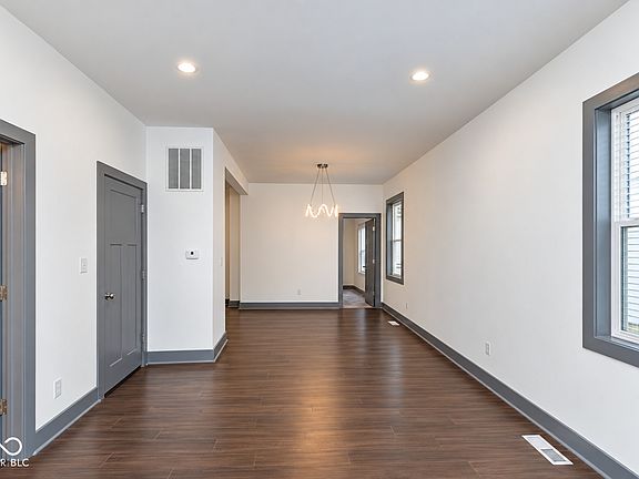 5th image of 1822 Lexington Ave