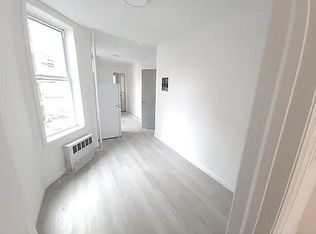 121 Baxter St #F2, New York, NY 10013