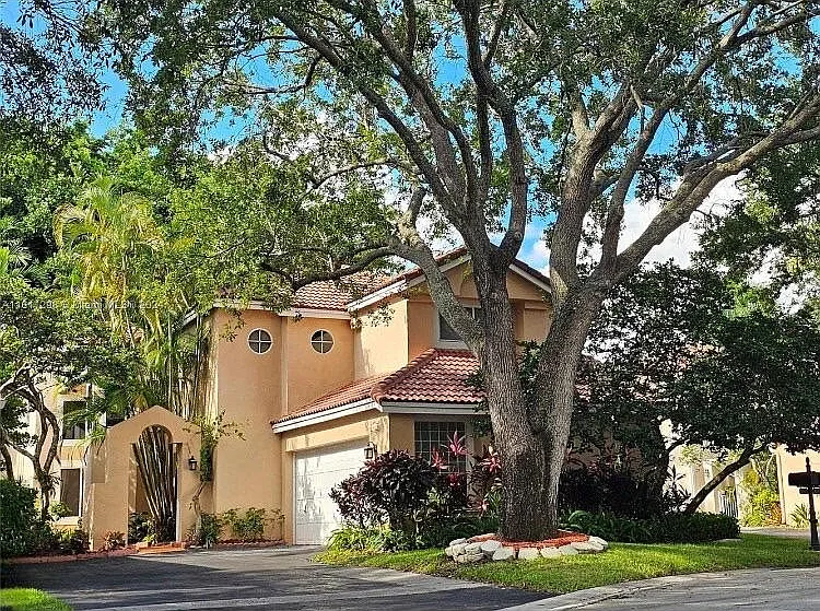 10091 NW 5th St — Photo 1