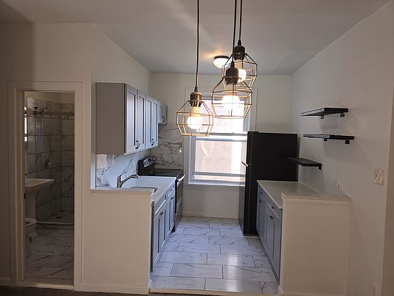5th image of 341 Midwood St #3