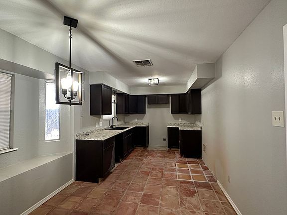2nd image of 2733 Silverspur Dr