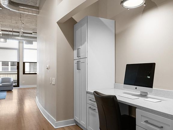3rd image of 900 N Kingsbury St APT 827