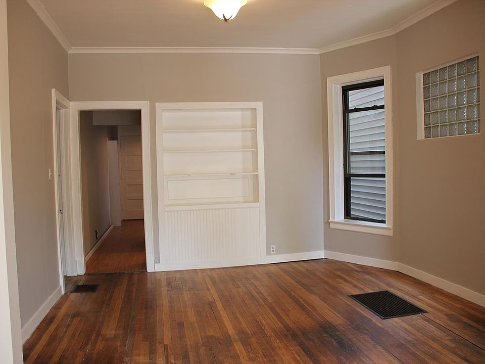 2nd image of 3542 W Wrightwood Ave