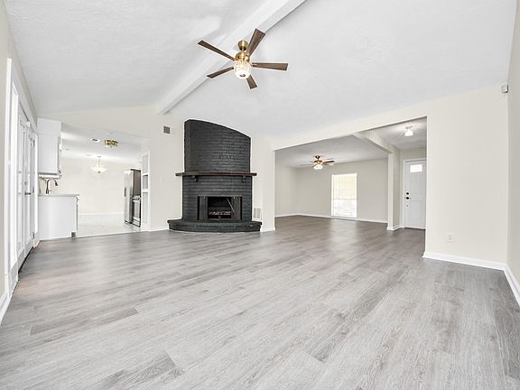 5th image of 11618 Hillcroft Ave