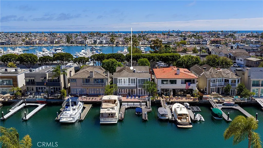 5 bed, 3922 sqft, $26,000 — Photo 1