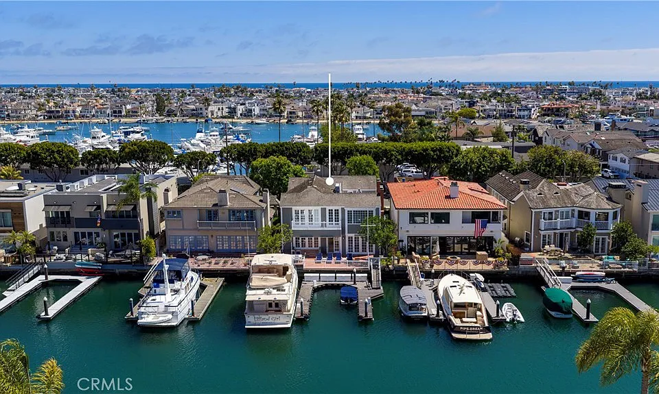 736 Harbor Island Dr