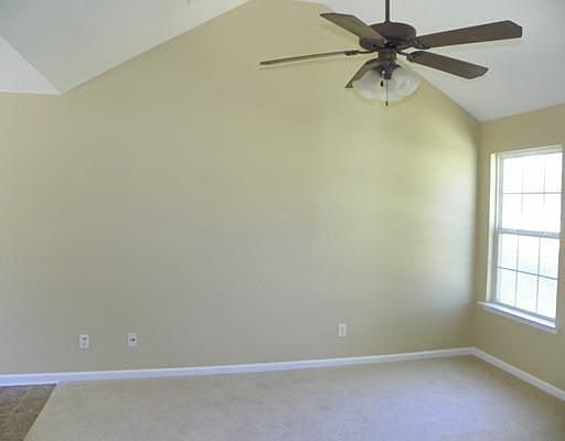 3rd image of 293 Barrister Cir