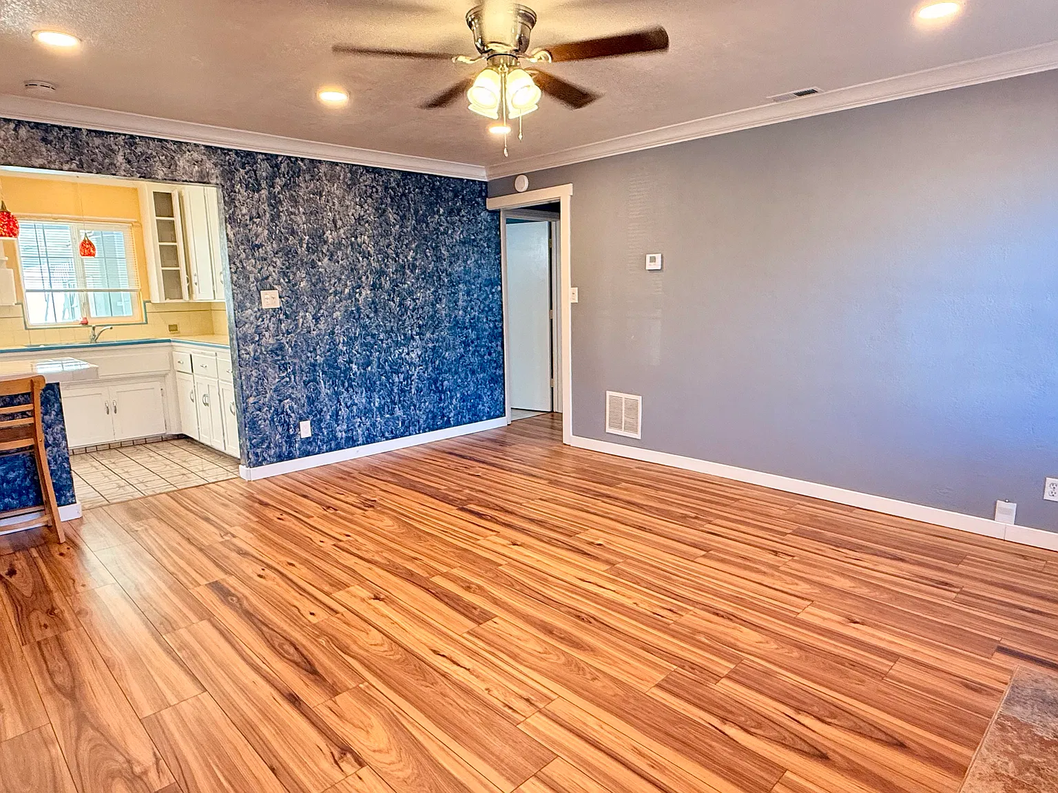 3 bed, 1.5 bath, 1110 sqft, $3,680 — Photo 2