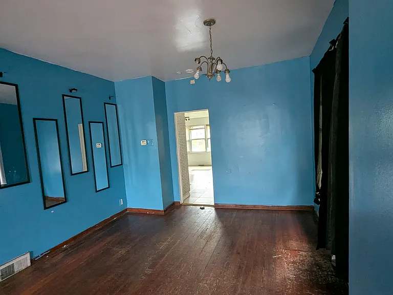 10559 S Lafayette Ave — Photo 6