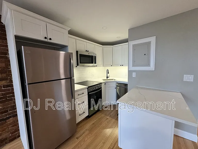 307-309 North St #7 — Photo 6