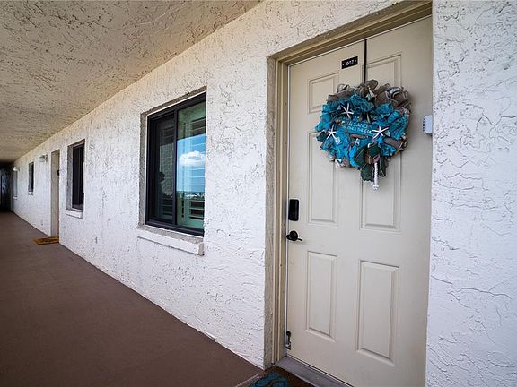 5th image of 15000 Gulf Blvd APT 907