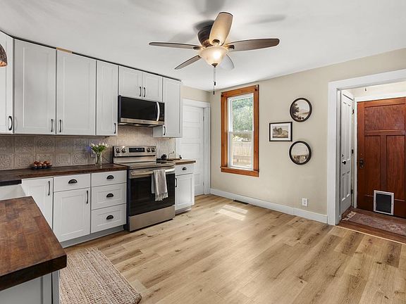 3rd image of 209 College AVENUE