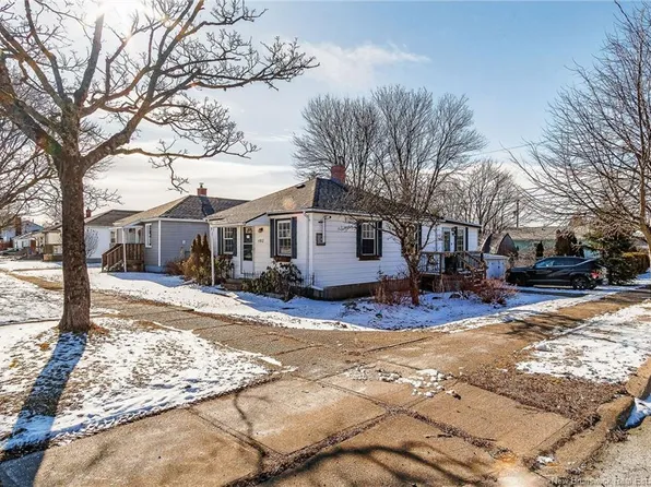 402 Argyle St, Saint John, NB E2M 3A7