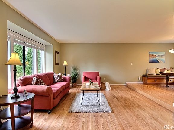 4th image of 4721 163rd Ct SE