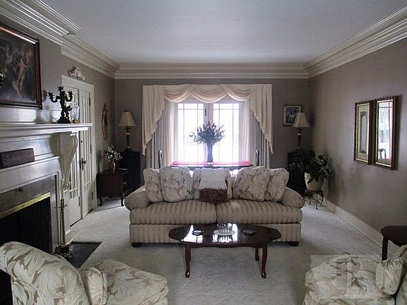 3rd image of 506 Avenue E