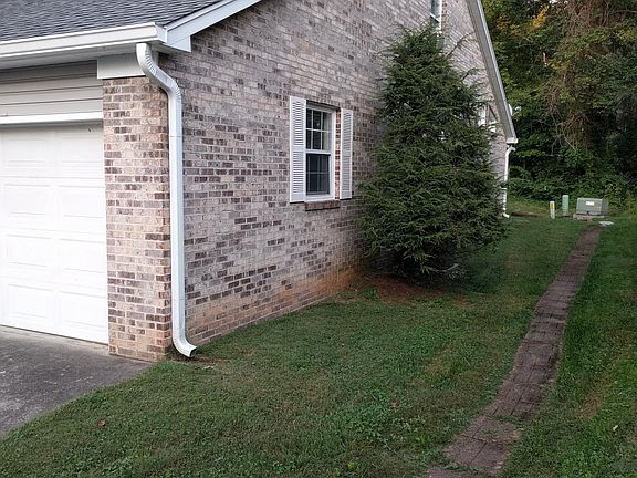 2nd image of 312 Camelot Ct