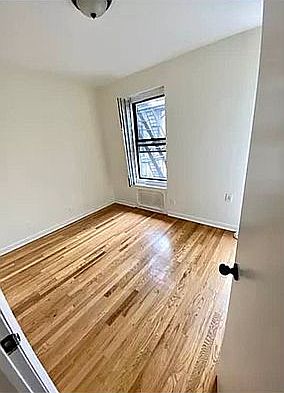 2nd image of 506 Amsterdam Ave APT 4A