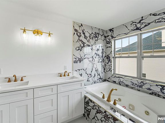 5th image of 704 Green Ln 2