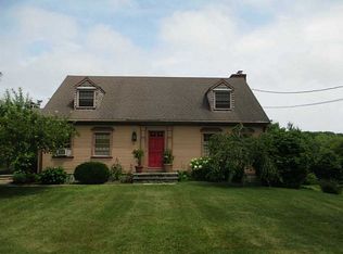 2 Porter Rd, Middletown, RI 02842