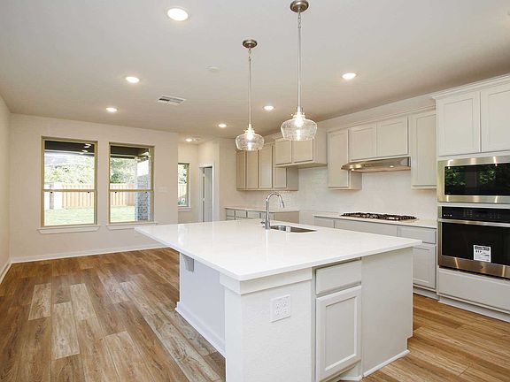 4th image of 8065 Whisper Grove Dr