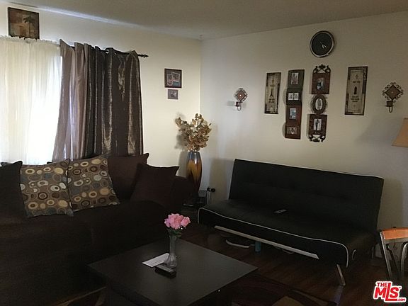3rd image of 849 W 73rd St