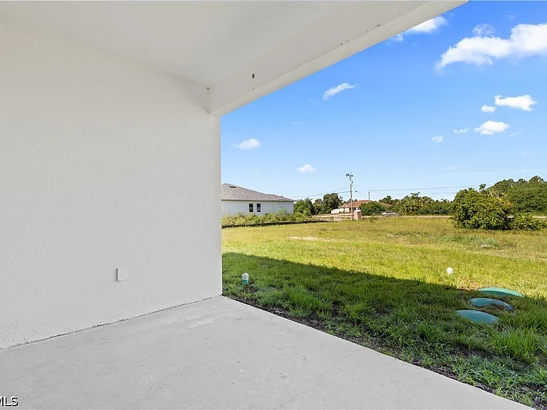 430 Petite Ave — Photo 25