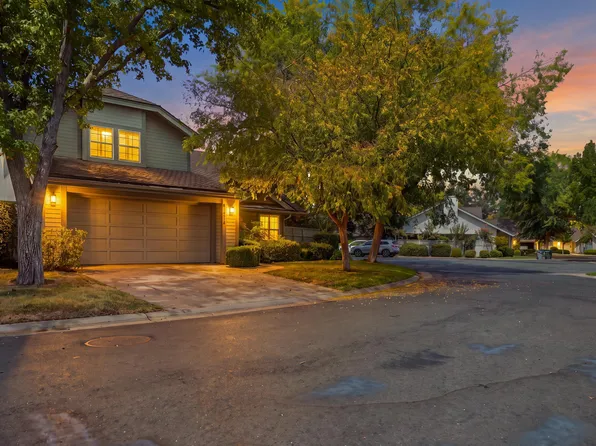 9126 N Stoneridge Lane, Fresno, CA 93720
