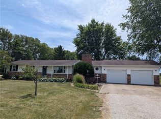 21140 E 2300 North Rd, Bismarck, IL 61814