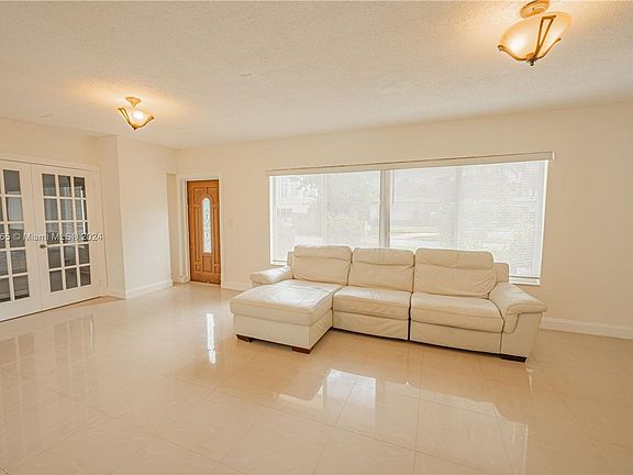 5th image of 261 188th St #0