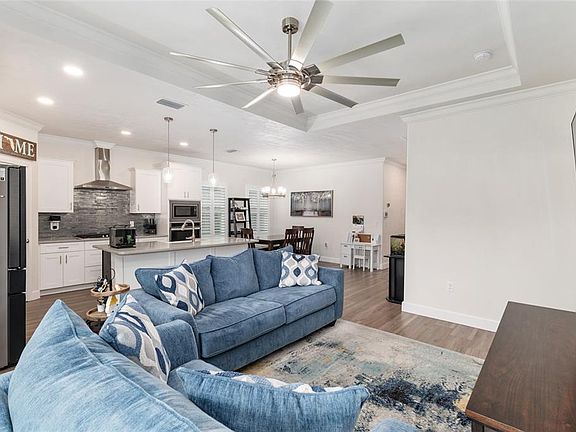 4th image of 1411 SW 67th St