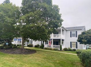 4821B Cambridge Dr, Lockport, NY 14094