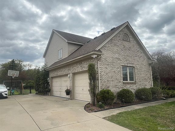5th image of 21589 Hunter Cir S