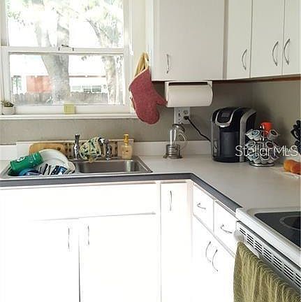 3rd image of 840 Palm Dr