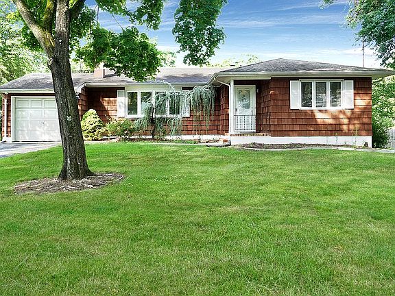 2nd image of 710 Brookside Dr
