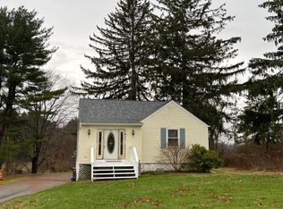 520 Beekman Rd, Hopewell Junction, NY 12533