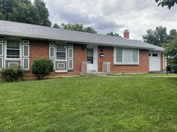 926 Briarcrest Dr, Hershey, PA 17033