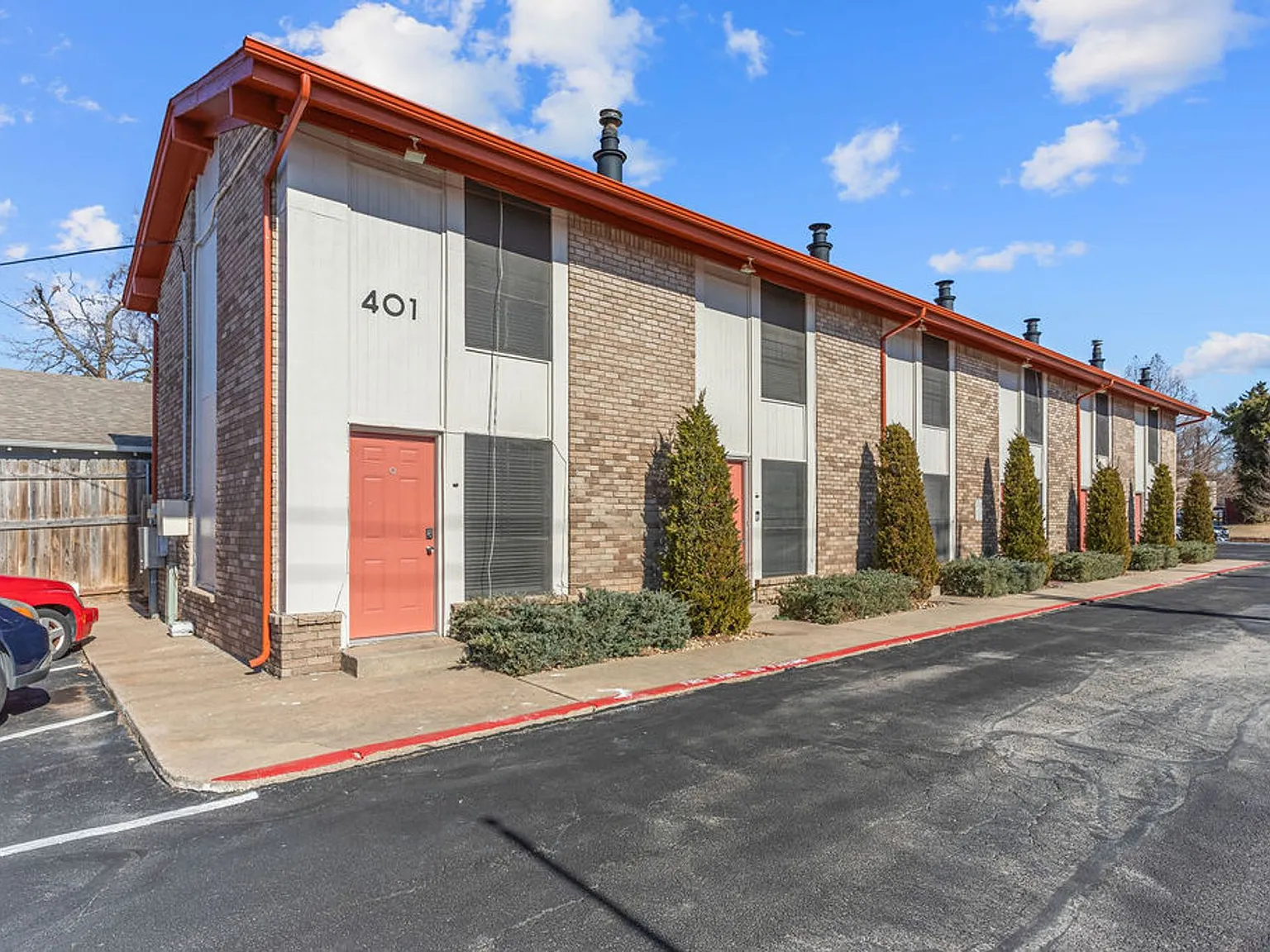 405 Paseo — Photo 2