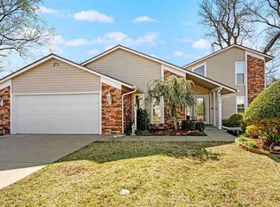 2313 NE Turtle Creek Dr, Lawton, OK 73507