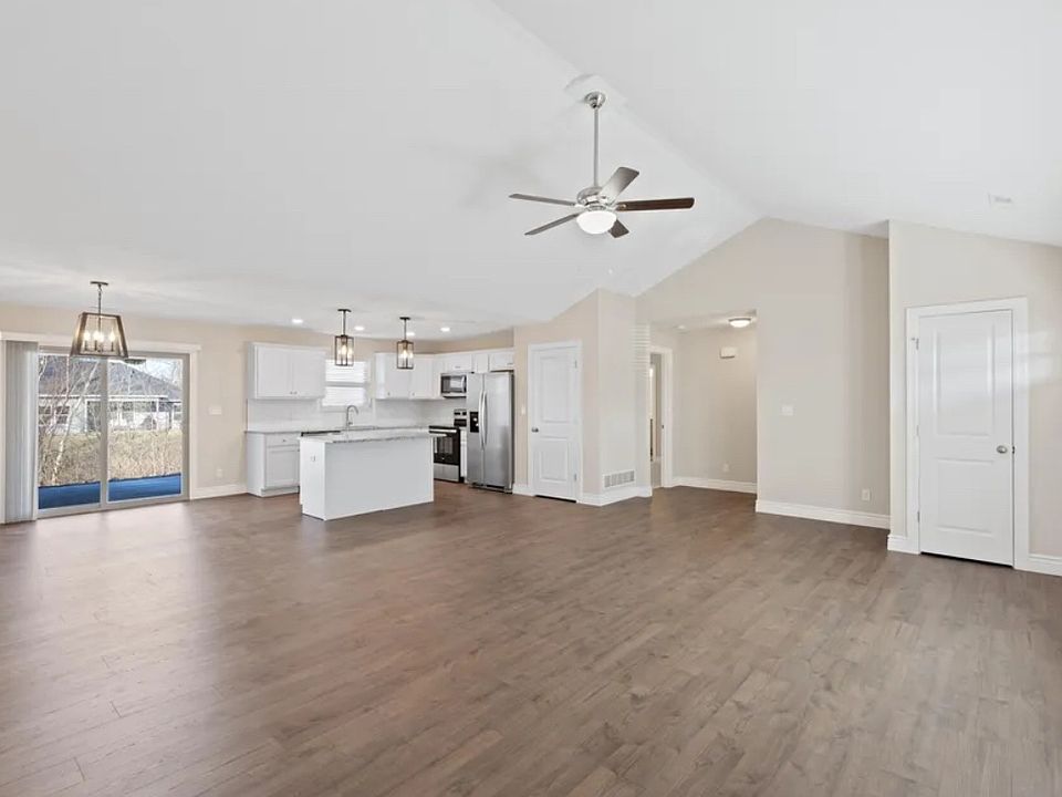 1st image of 5011 Spruceview Ln #3