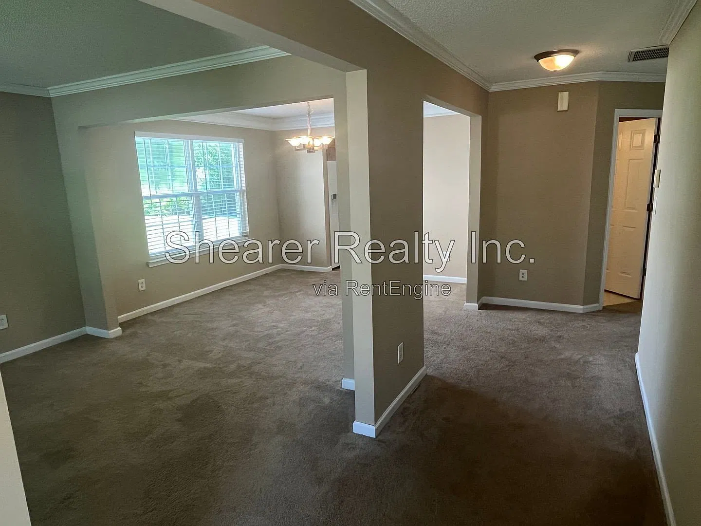 4 bed, 2.5 bath, 2288 sqft, $2,400 — Photo 2