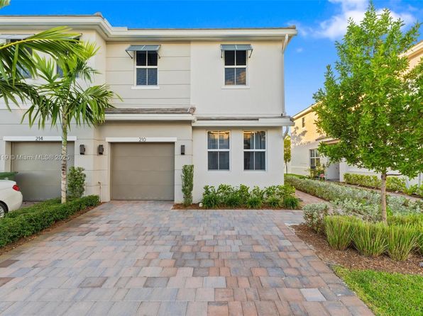 210 SW 170th Ave #210