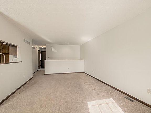 4th image of 5516 Crest Dr #5518