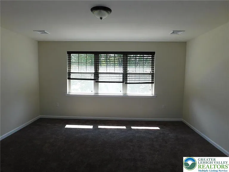 639 Linden St — Photo 11