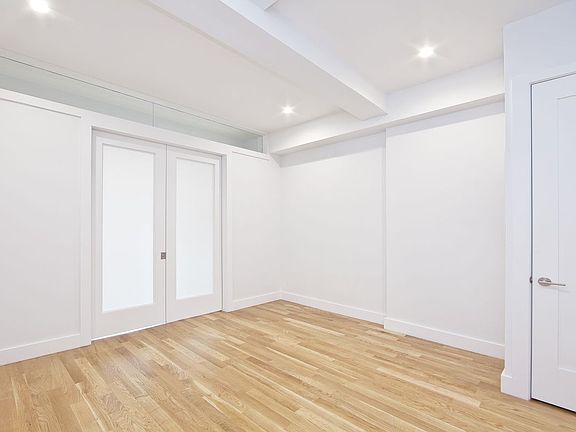 2nd image of 220 E 22nd St APT Glu