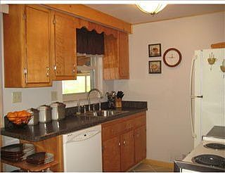 5th image of 9 Christine Dr