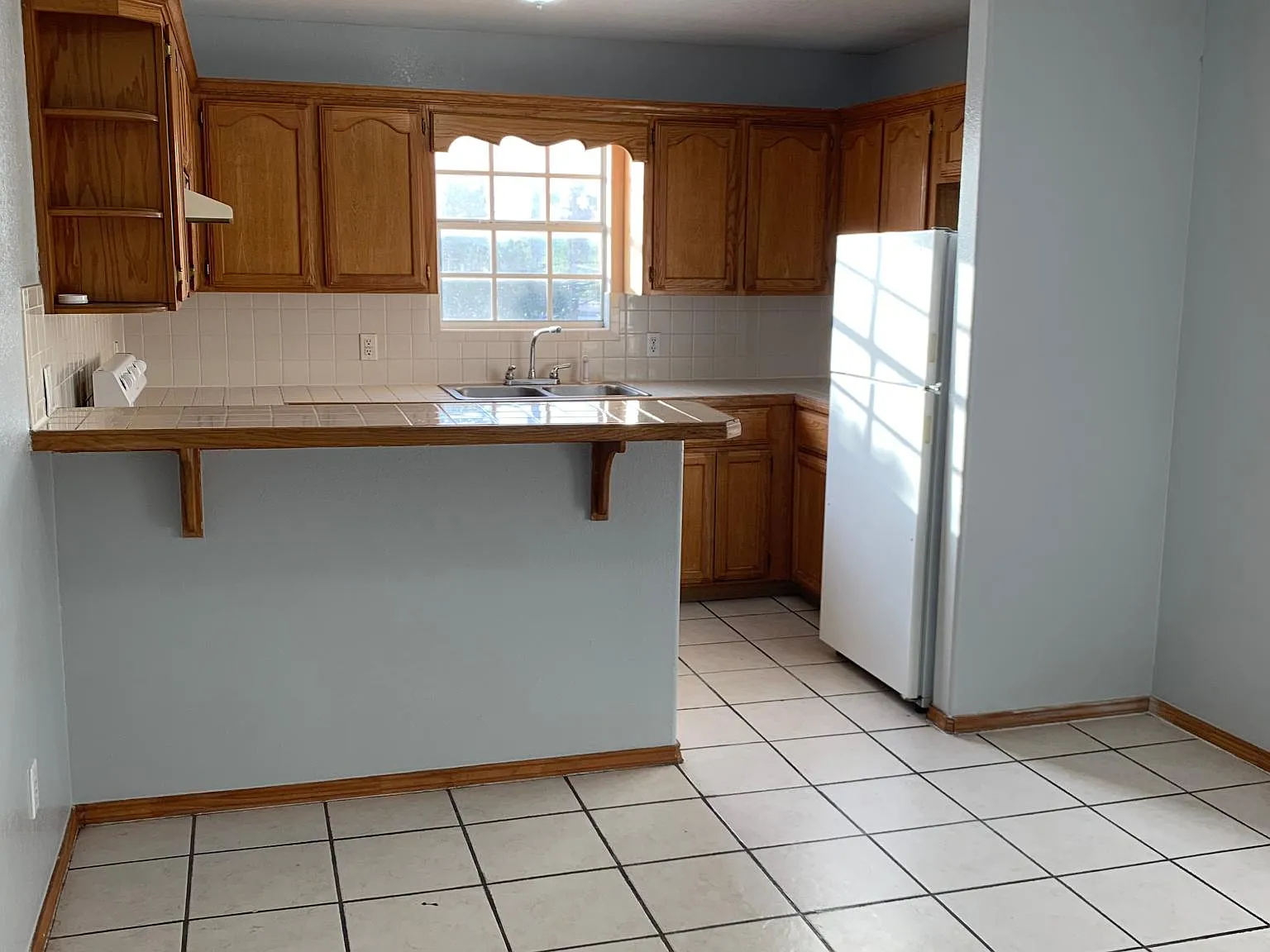 2 bed, $1,000 — Photo 4