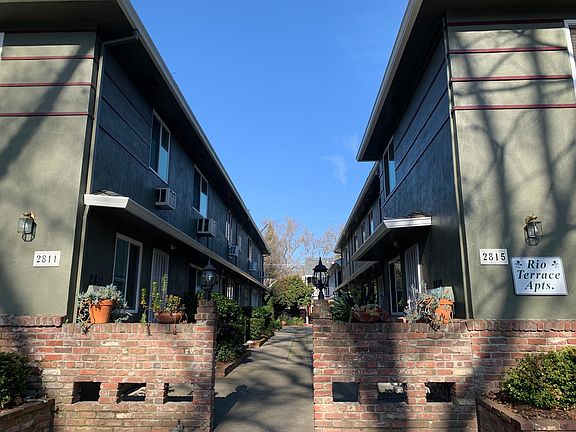 Front of Rio Terrace Apartments from F Street