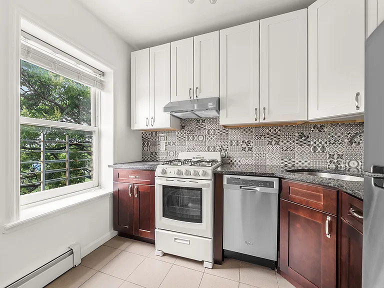 393 Hicks St #4 — Photo 3