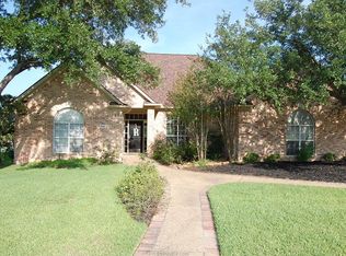 910 Winged Foot Dr, College Station, TX 77845