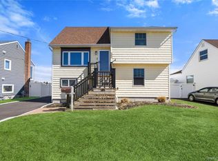 185 East Drive, Copiague, NY 11726